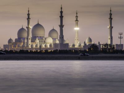 Mosquée Sheikh Zayed à Abou Dhabi couv